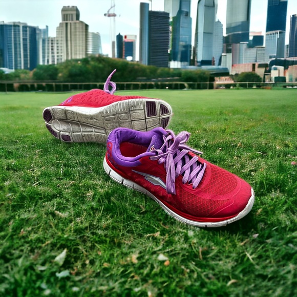 Avia Running Shoes Red Purple Gray Womens US Size 9 - Picture 2 of 10